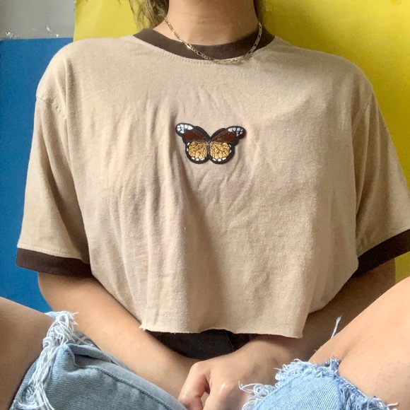 Tops - cropped tan butterfly tee ✧